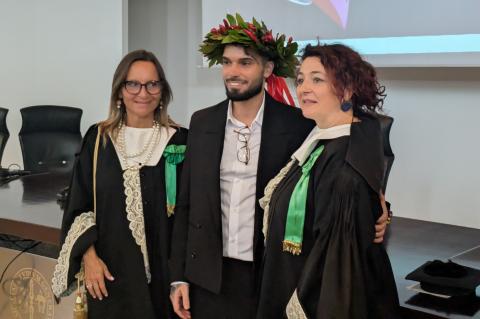 Bellia con le docenti Cinzia Randazzo e Daniela Ferrarello