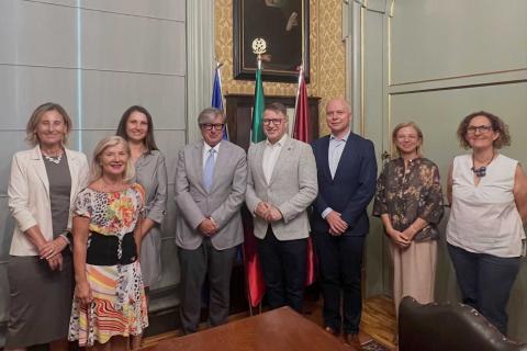 Un momento dell'incontro tra le tre delegazioni