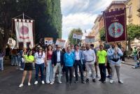 Il presidente del Cus Catania, Massimo Oliveri, e il rettore Francesco Priolo con i gonfaloni delle rispettive istituzioni
