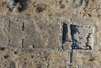 Veduta aerea di un edificio sulla Patela di Prinias