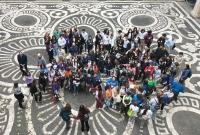 Studenti nel chiostro del Palazzo centrale