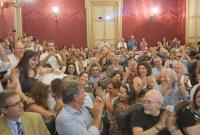 Gli applausi dei presenti
