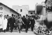 Inaugurazione della nuova e appropriata sede della Clinica Pediatrica, il 28 Aprile del 1922, all'Ospedale Vittorio Emanuele II, sede inaugurata da re Vittorio Emanuele III