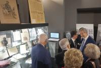 Alcuni visitatori presenti alla mostra