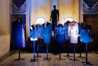 Alcuni abiti presenti alla mostra
