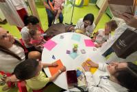 Un momento delle attività con i piccoli pazienti all'interno della Clinica pediatrica