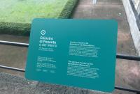 Una targa che illustra il Chiostro di Ponente