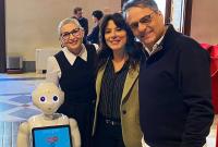 Pepper insieme con alcuni docenti