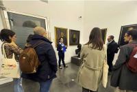 Un momento della visita al Museo dei Saperi e delle Mirabilia siciliane al Palazzo centrale dell’Università di Catania (foto di Grazia Nicotra)