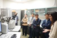 Un momento della visita al Laboratorio Sem-Fib