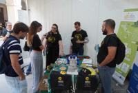 Visitatori allo stand del Dsgba