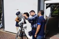 Alcuni dispositivi di ricerca esposti agli stand