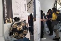 Alcuni dispositivi di ricerca esposti agli stand