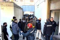 Un momento dell’evacuazione che si è svolta presso l’ITI Archimede di Catania