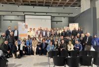 : foto di gruppo con i rappresentanti dei partner