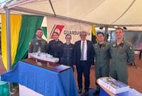 Il rettore in visita allo stand della Guardia di finanza