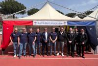 Il rettore in visita allo stand dell'Arma dei Carabinieri