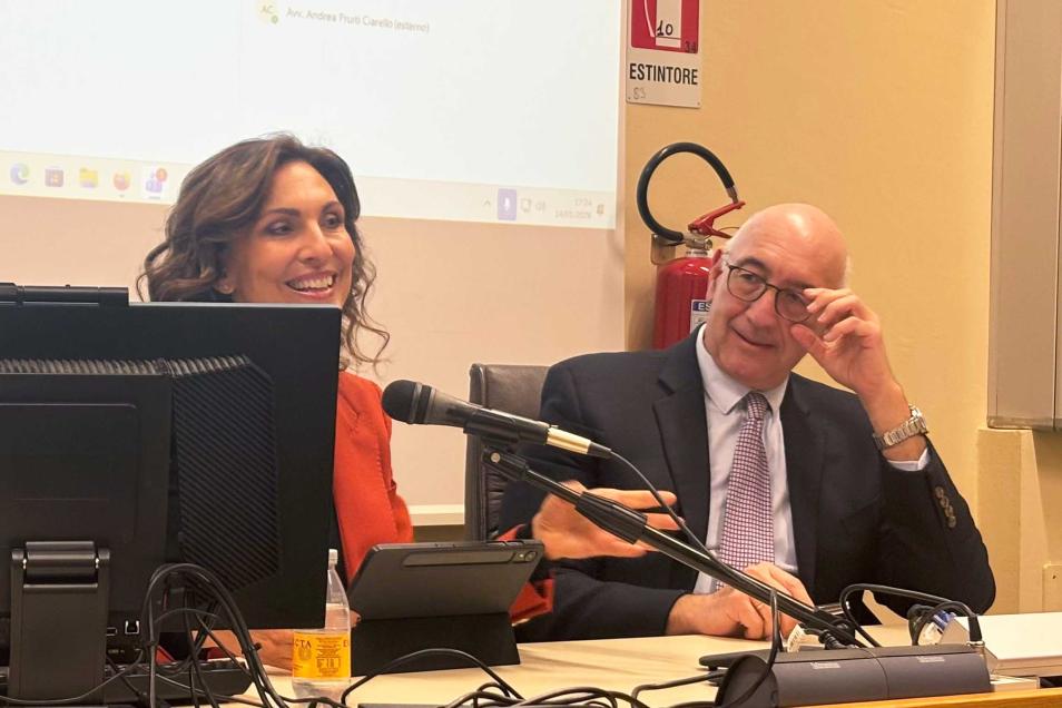 I docenti Giovanna Razzano e Giuseppe Chiara