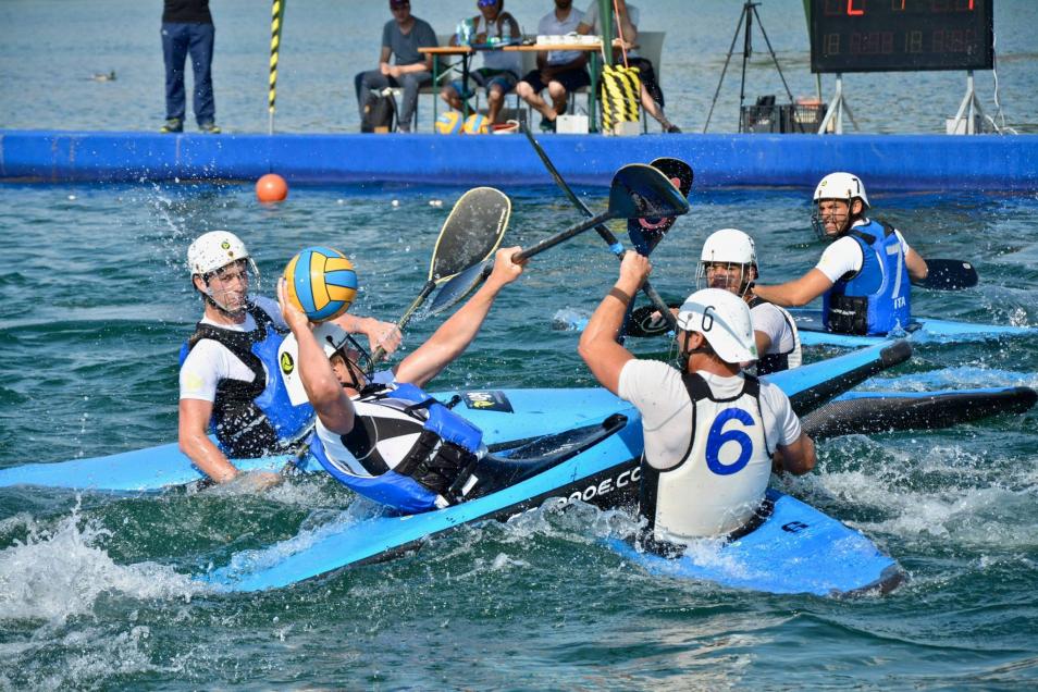 Canoa polo (foto: Federazione Italiana Canoa e Kayak)